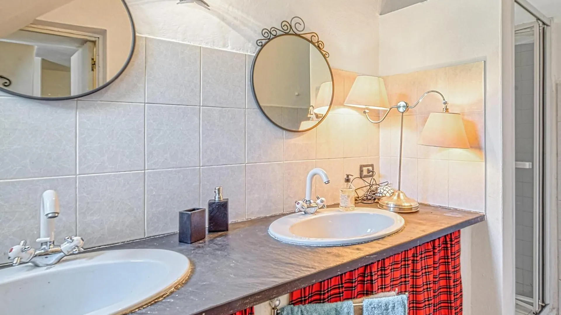 Lovely Home In Uscio With Kitchen